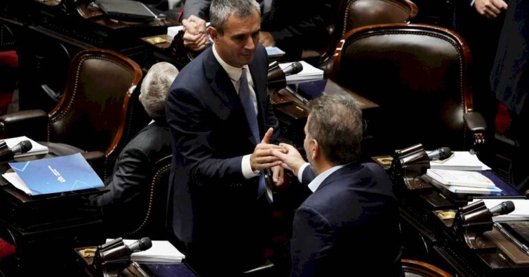 javier-milei-y-sus-medidas,-en-vivo:-«estamos-muy-cerca-de-ponernos-de-novios»,-dijo-martin-menem-frente-a-un-referente-del-pro-de-cara-a-una-alianza-para-las-elecciones-2025