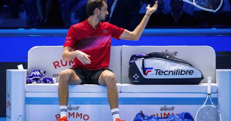 Tras el papelón ante Fritz, Medvedev volvió a jugar por el ATP Finals