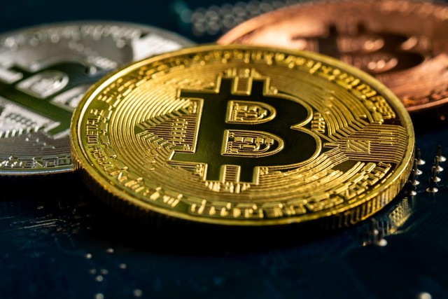 Bitcoin se acerca a los 100.000 dólares y los expertos estiman cuándo llegará a esa cifra