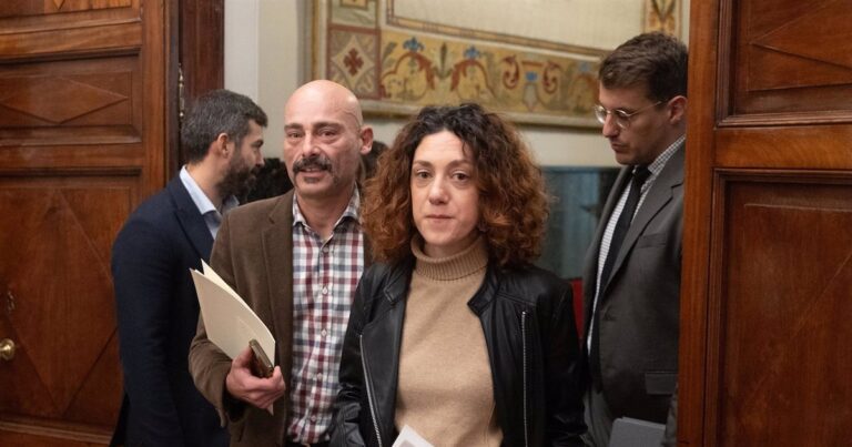 Sumar, molesto con el PSOE al rechazar en comisión una enmienda para gravar más a las socimis previamente acordada