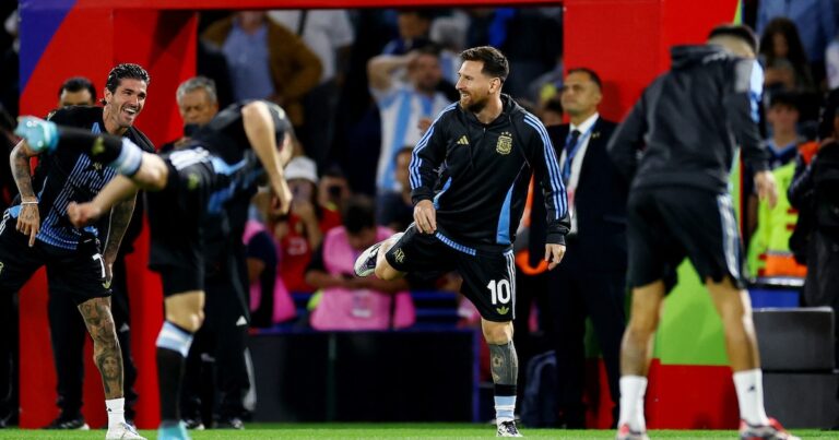 Con Messi y un debut absoluto como titular, la selección argentina empata con Perú en La Bombonera