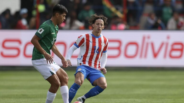 Paraguay logró un agónico empate en la altura y afianza su ilusión