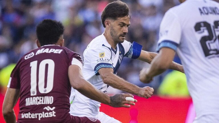 Vélez casi lo gana en el final, pero tuvo un partido cuesta arriba y no pudo amplir su ventaja