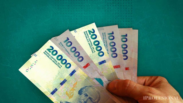 Oficializan aumento para trabajadores del Estado y además cobrarán un bono