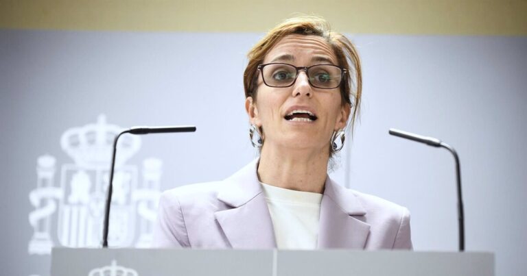 Mónica García no entiende mucho la estrategia de Lobato y dice que la oposición al PP está garantizada con Más Madrid