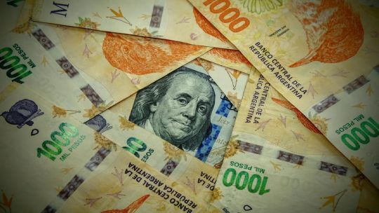 Pérdida de competitividad: la consecuencia principal detrás de la entrada masiva de dólares y la apreciación de la moneda local
