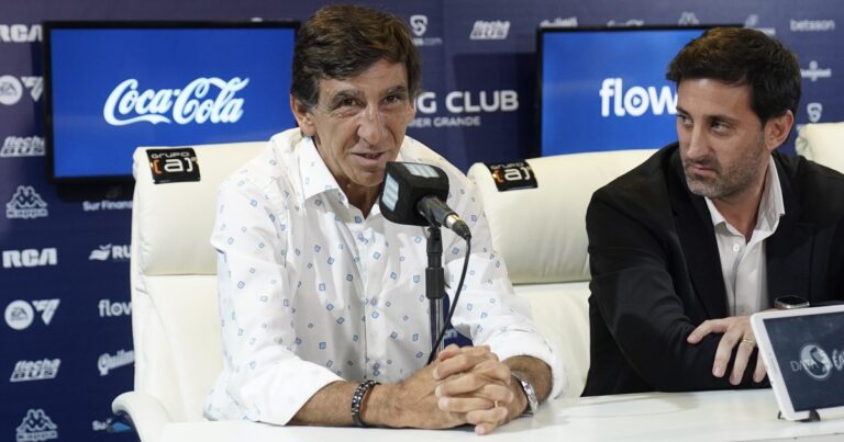 Gustavo Costas sigue en Racing: «Estoy feliz de seguir en casa; ahora tenemos que poner la vara más alta que nunca»