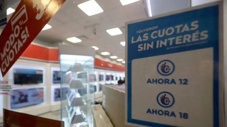 El gobierno de Javier Milei reduce los subsidios para las compras en cuotas sin interés