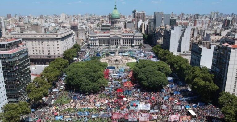 Judiciales. Por qué voltear el DNU 340 y 342 y defender el derecho a huelga?