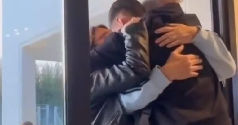 «Estás loco»: el conmovedor gesto del futbolista argentino Matías Soulé que sorprendió a sus padres