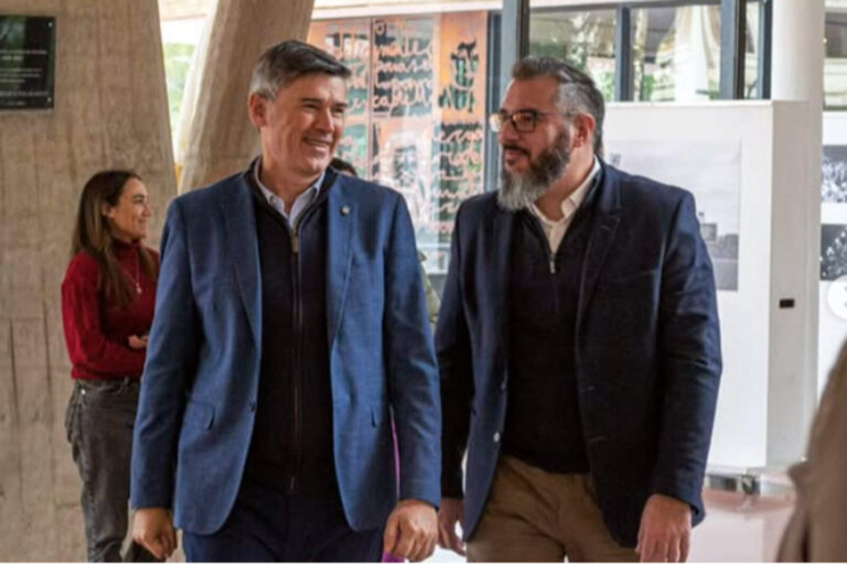 Passerini reclama fondos para los sin techo pese a gastar millones en cargos políticos