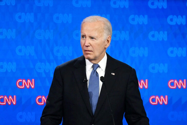 Un juez puesto por Biden impidió a Trump deportar a la familia terrorista de Colorado