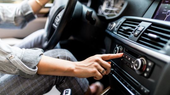 A qué temperatura hay que poner la calefacción del auto en invierno?