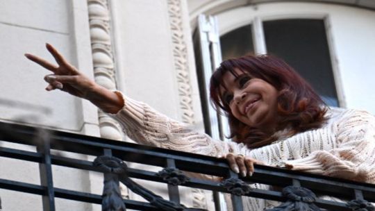 A un día de la decisión de la Corte Suprema, Cristina Kirchner saludó a la militancia