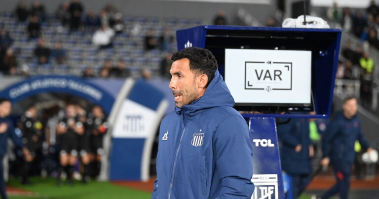 Tevez de «hay que poner el pecho» a «me vi inferior en intensidad» y «estamos a un 60%»