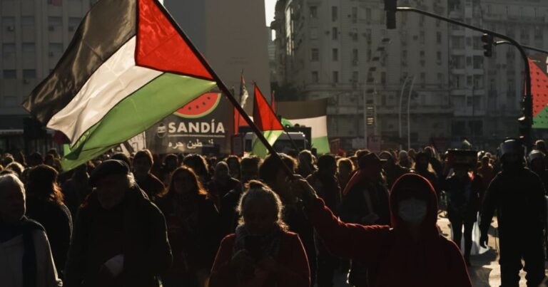 Marea roja por Palestina. La solidaridad recorre el país