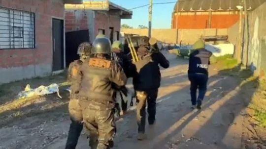 Un hombre de 79 años hirió su inquilino, recibió a la policía a los tiros y lo mataron