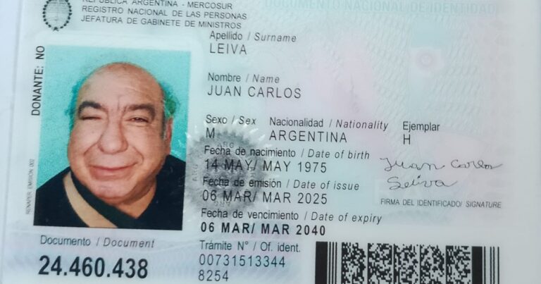 «Cuídeme a Sultán»: apareció el DNI y hubo una despedida inesperada al hombre que murió en la calle sin querer abandonar a su perro