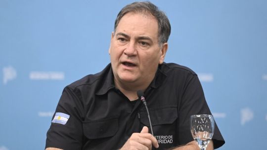 Cómo fue la expulsión de los 24 oficiales bonaerenses que militaban para un candidato libertario