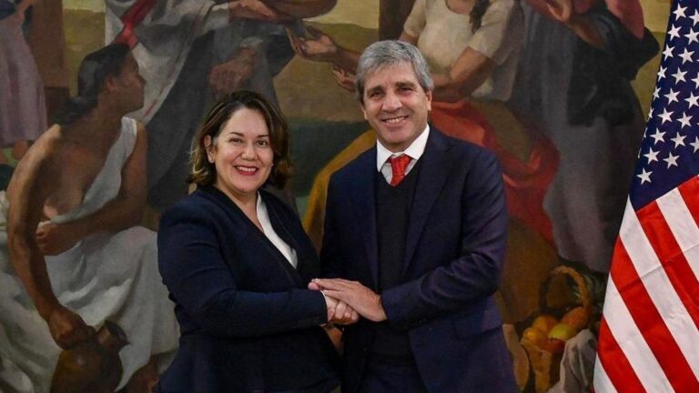 Luis Caputo se reunió con la encargada de negocios de EEUU en Argentina para ampliar nexo comercial
