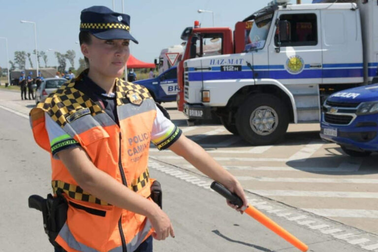 Córdoba: conducía un camión robado e intentó sobornar a la Policía