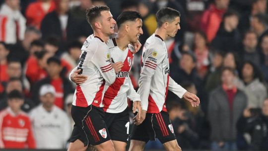 Con un equipo alternativo River venció 4-2 a Godoy Cruz en un partidazo
