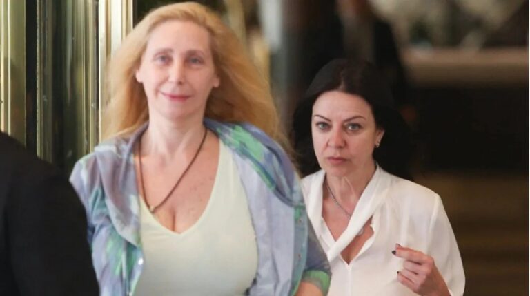 Karina empuja a Torrendell en lugar de Petovello en venganza por la denuncia de los laboratorios