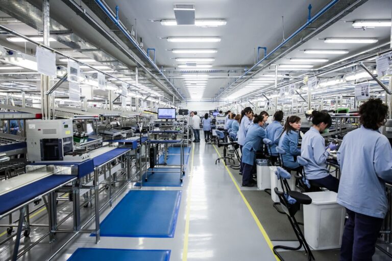 Mirgor suspende sus actividades en Tierra del Fuego por la caída en las ventas