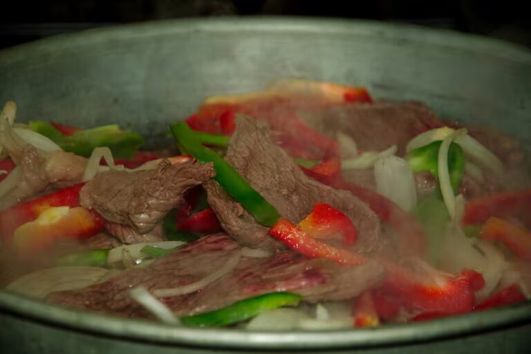 Sabor campestre: cómo hacer los tradicionales bifes a la criolla sin cometer errores