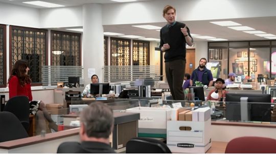 Llega la serie ‘The Paper’, el spin-off de ‘The Office’ que se adentra en una redacción para satirizar al periodismo