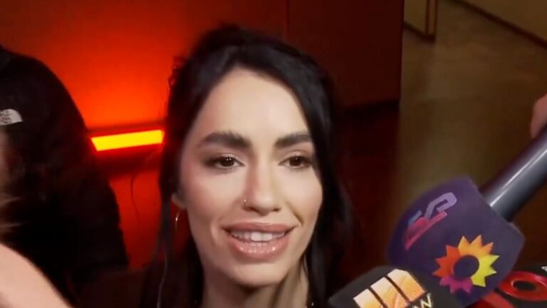 Lali Espósito confirma su nuevo tema contra Javier Milei: «Para él y los que están ahí, payasos totales»