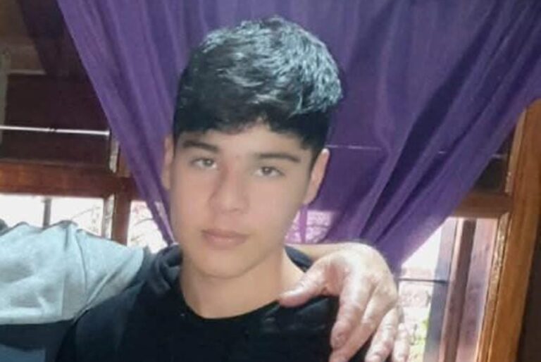 Mataron a balazos a un adolescente que quiso defender de un robo a su madre: el asesino tiene 15 años