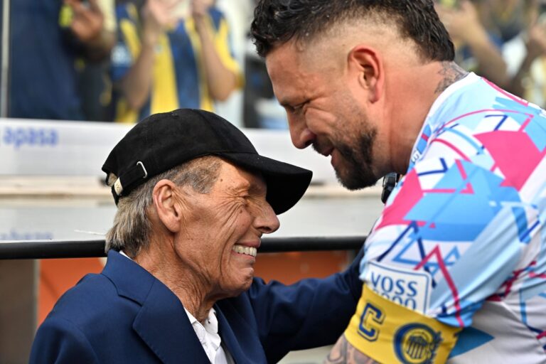 Las ovaciones para Russo y Di María, lo mejor de una tarde de fiesta en Arroyito