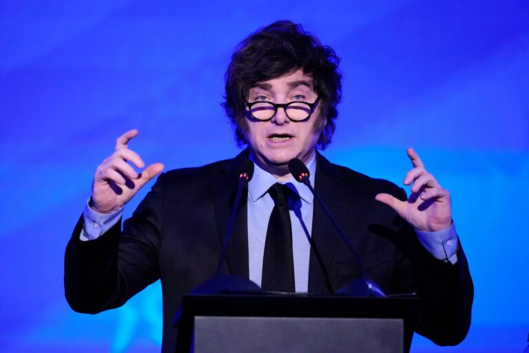 Nadie los votó para que mueran con las botas puestas