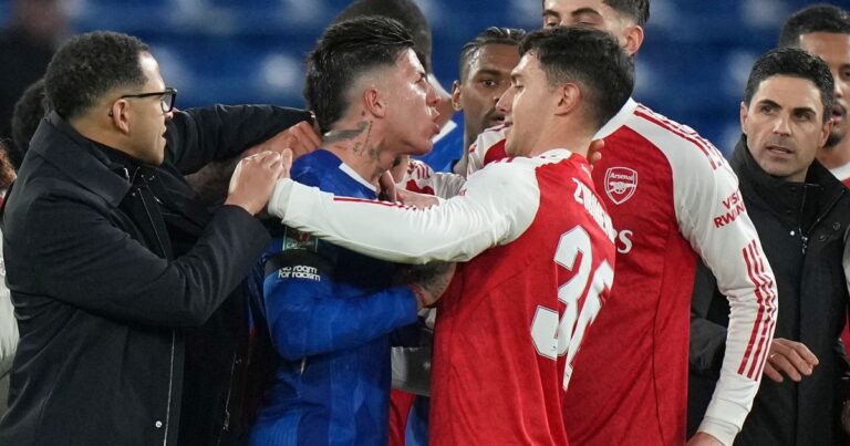 Doblete de Garnacho y enojo de Enzo Fernández: el Chelsea perdió con el Arsenal en la Copa de la Liga de Inglaterra