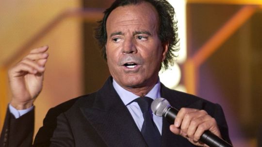 Julio Iglesias publicó un mensaje tras ser denunciado por agresiones sexuales: «Niego haber abusado a ninguna mujer»