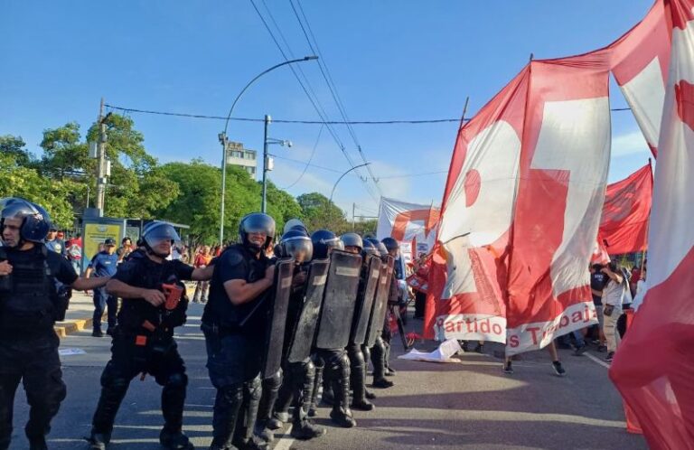 La Posta de Salud asistió a más de 60 personas afectadas por la represión de Llaryora