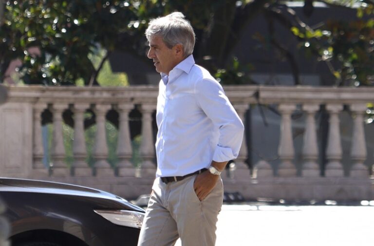 Los gobernadores se impusieron y Toto Caputo sacó Ganancias de la reforma laboral