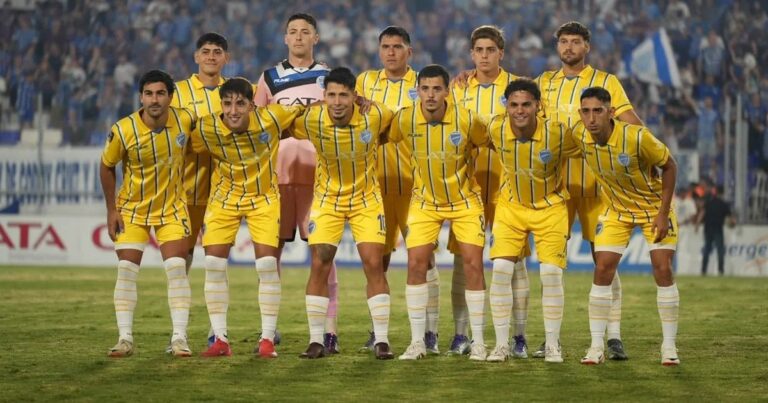 Godoy Cruz rescató un empate sobre el final ante Ciudad de Bolívar