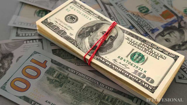 El nuevo límite de dólares que podés depositar en el banco sin tener que justificarlos