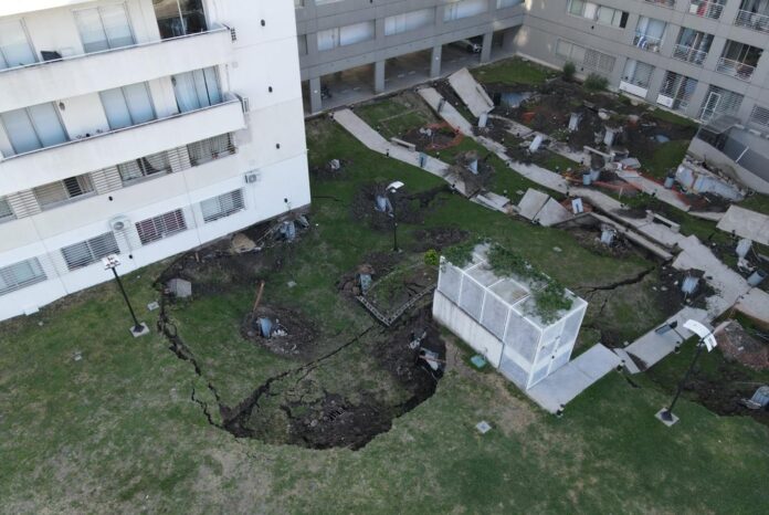 3019391-un-arquitecto-revelo-por-que-el-pasto-fue-determinante-en-el-derrumbe-de-parque-patri69a877be7e082
