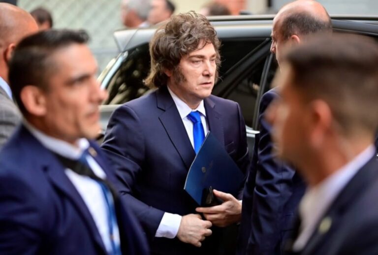 El Gobierno promulgó la Ley de Modernización Laboral a una semana de su sanción en el Senado