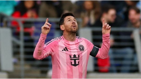 Messi continúa agigantando su leyenda: alcanzó los 900 goles oficiales en su carrera