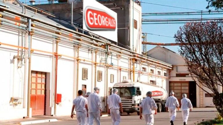 Georgalos informó que fabrica caramelos en China y suspendió a 80 trabajadores