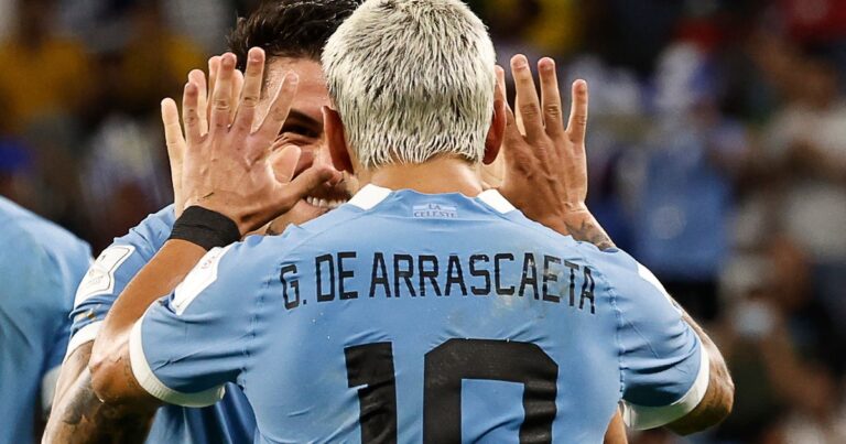 Juega la Champions y en la selección de Uruguay mientras termina el secundario