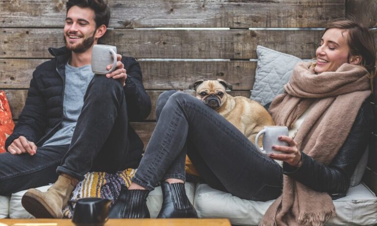 Las 7 señales de que tu perro te considera su persona favorita (y no a otro miembro de la familia)