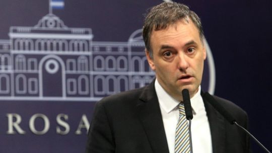 Adorni enfrenta denuncias sin abogado defensor designado