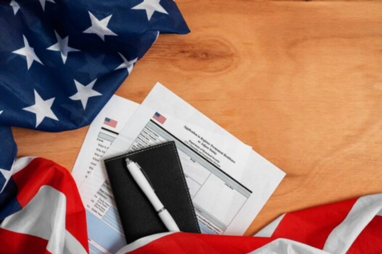 USCIS actualiza formularios y tarifas desde abril