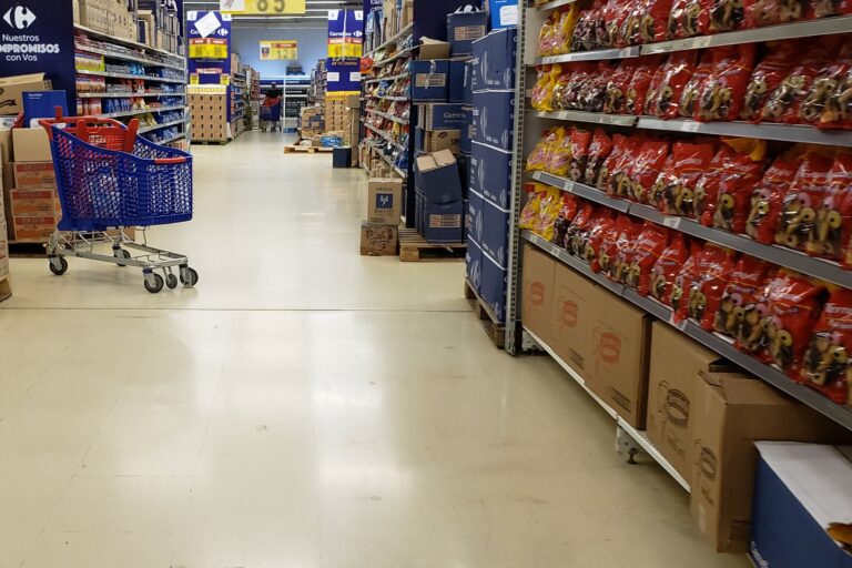 Consumo en Argentina cae 3,4% interanual en supermercados