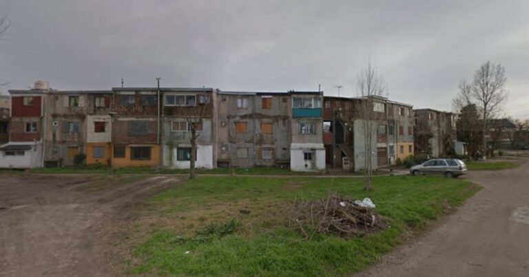 Vista de monoblocks en barrio Centenario de Mar del Plata, donde ocurrió el ataque